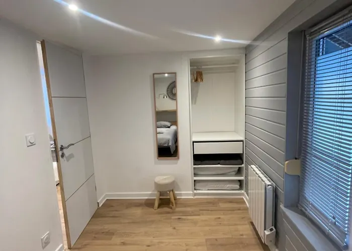 « a Deux Pas De La Petite Venise » Apartment *